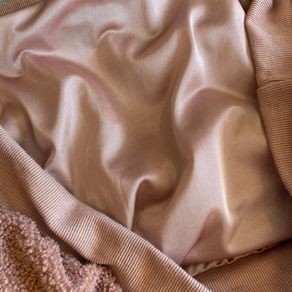 Mauve Reverse Crew-Neck Sweatshirt Size Small - Picture 3 of 3